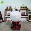 Cầu thạch anh trắng dừa nặng 0.825kg, đường kính 8.4cm