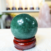 Quả cầu thạch anh xanh ngọc dâu tây tự nhiên nặng 250gr, đường kính 5cm
