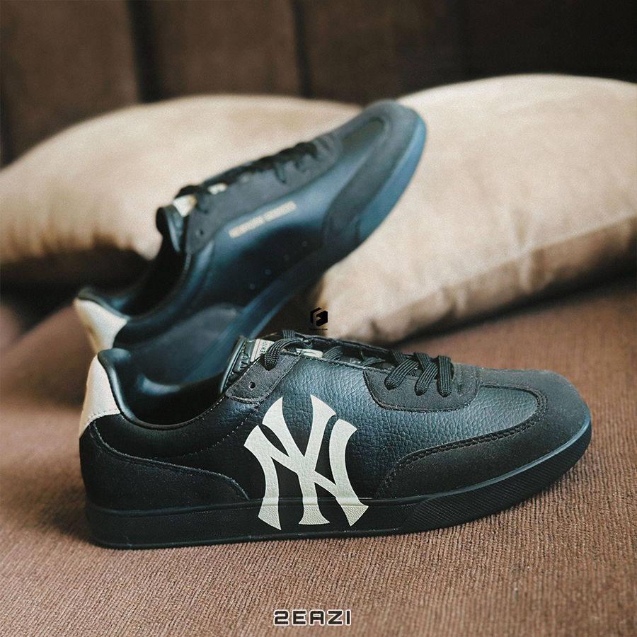  Giày MLB Unisex's Squeeze New York Yankees 3ASXSQZ3N Phiên Bản Màu Trắng Và Đen 