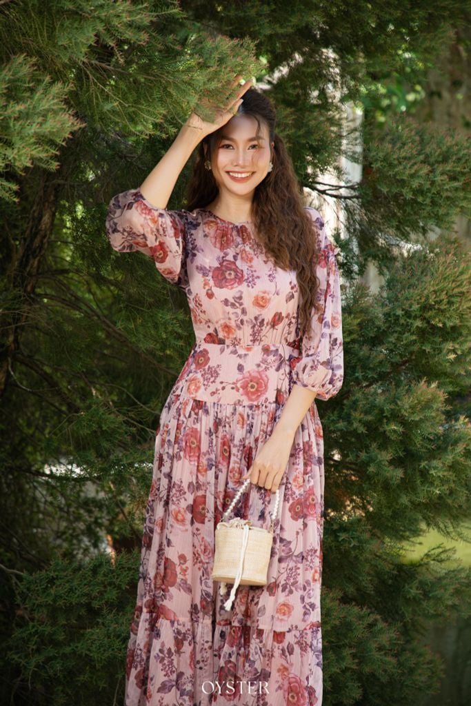 Đầm Adela