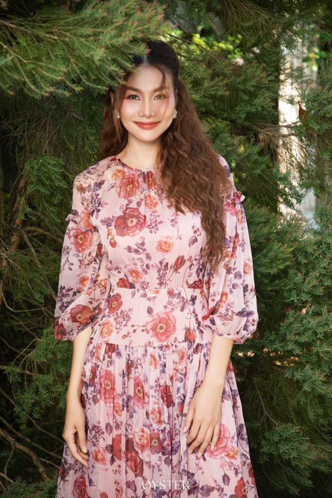 Đầm Adela