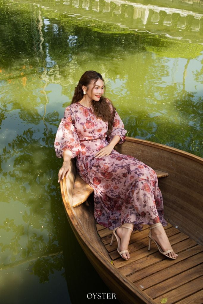 Đầm Adela