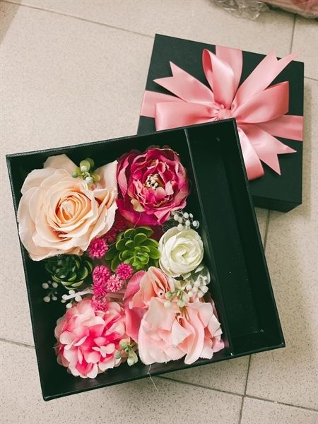  Hộp Hoa Son dài Hoa Sáp 