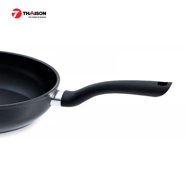 Chảo  Fissler Adamant Classic 28CM chất liệu