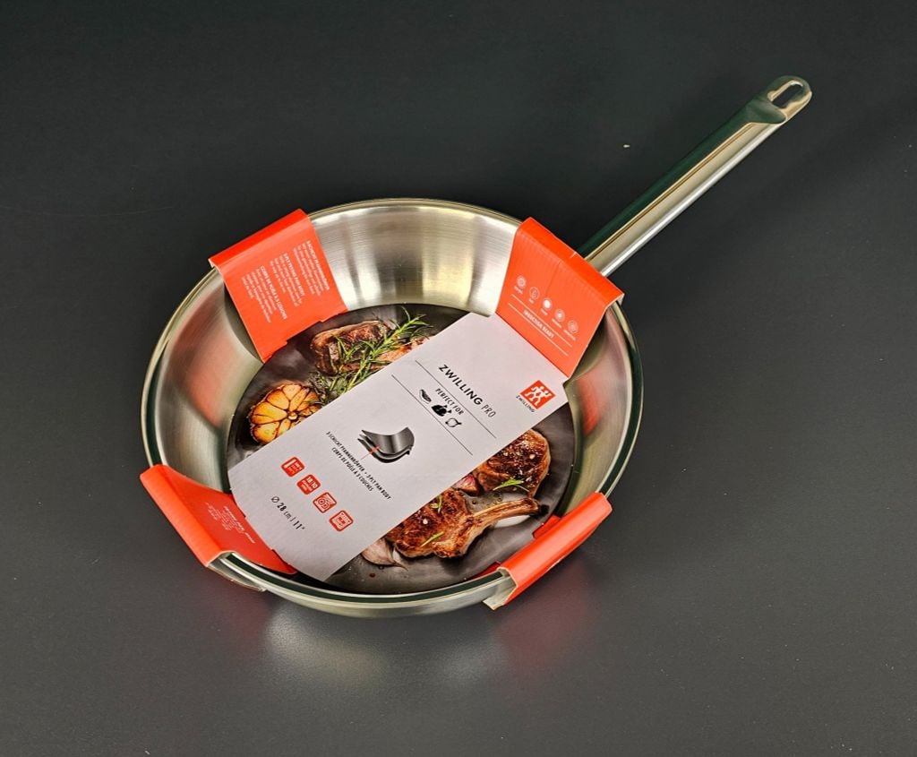 Chảo inox Zwilling Twin PRO 26/28cm - Inox 18/10