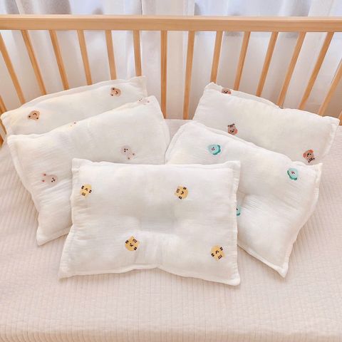 Gối Nằm Monona Có Lõm Thêu Hình