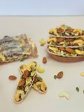  Bánh hạt dinh dưỡng 20 x 15g 