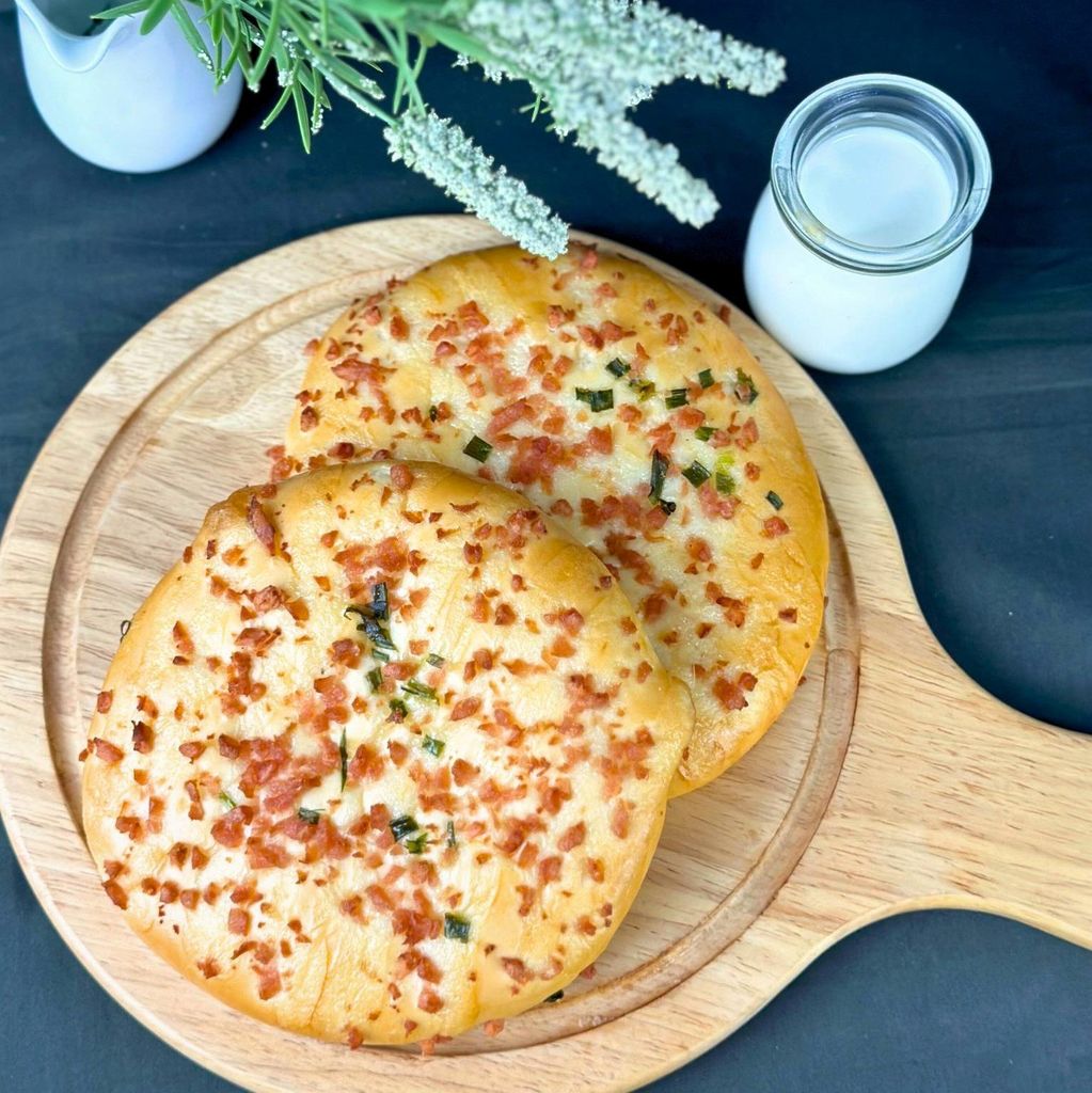 Bánh mì Pizza xúc xích