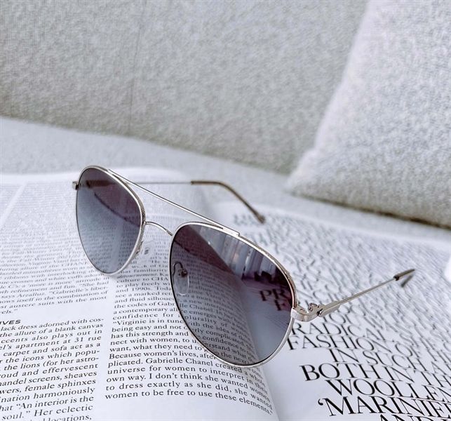 Kính CALVIN KLEIN Grey Pilot Ladies Sunglasses CK20121S-001, Size 57-17-140mm