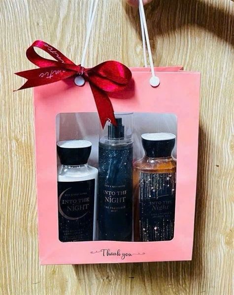 Set BATH & BODY WORKS BBW Into The Night Body Wash 295ml + Lotion 236ml + Body Mist 236ml
