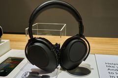 Tai Nghe SENNHEISER PXC 550-II