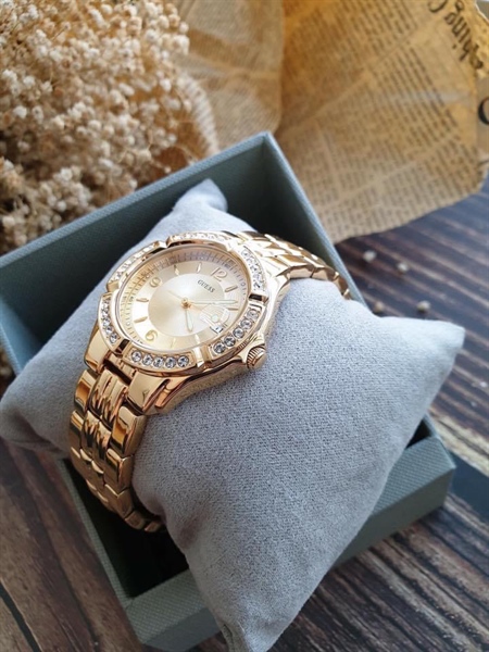 ng H N GUESS Stainless Steel Crystal Accented