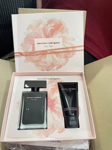 Set Nước Hoa NARCISO RODRIGUEZ For Her EDT 50ml + Hand Cream 50ml