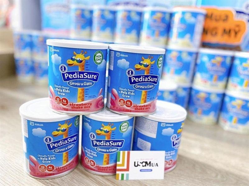 Sữa Bột ABBOTT PediaSure Grow & Gain Strawberry Shake Mix