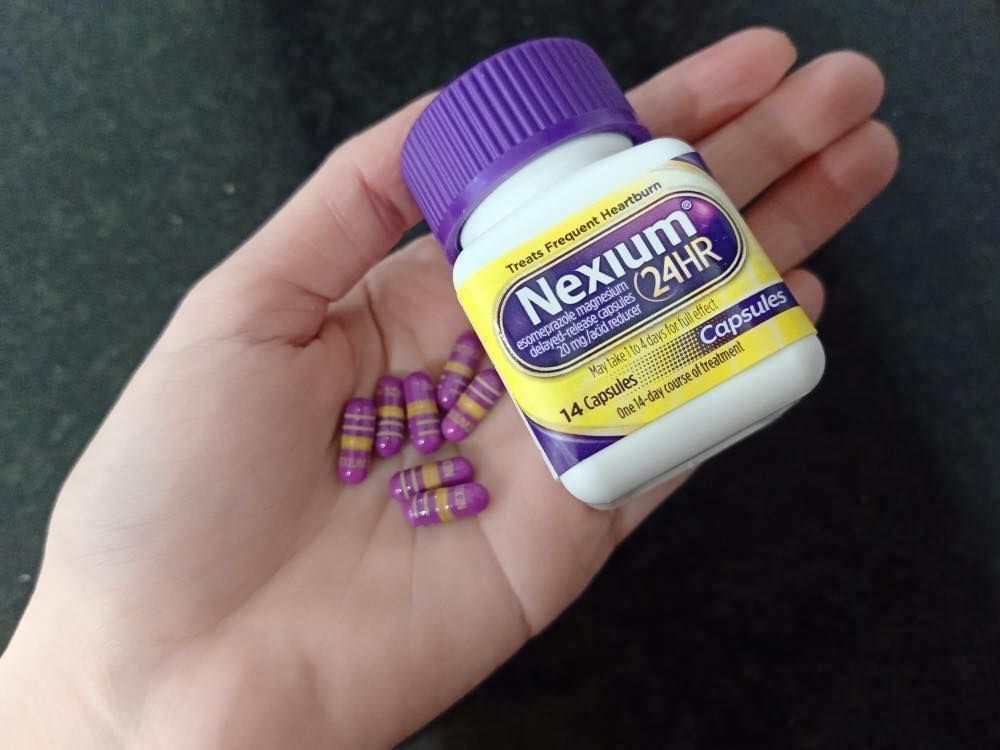 Viên Uống NEXIUM 24HR Treats Frequent Heartburn Capsules