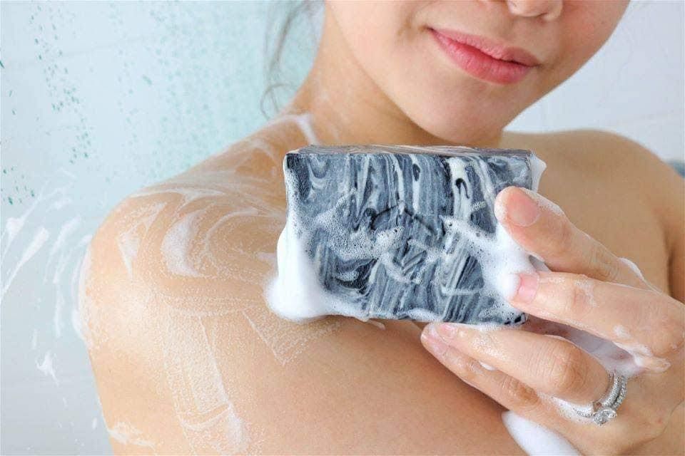 Xà Phòng Trắng Da RELUMINS Advance White 135g - Triple Black Soap (Cục)