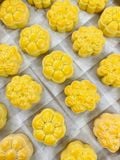  Bánh Dứa Hình Hoa (Flowershape Pineapple Tarts) 
