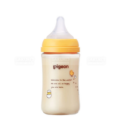 PIGEON- Bình sữa nhựa cổ rộng hình gà con 240ml