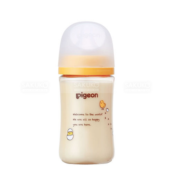 PIGEON- Bình sữa nhựa cổ rộng hình gà con 240ml