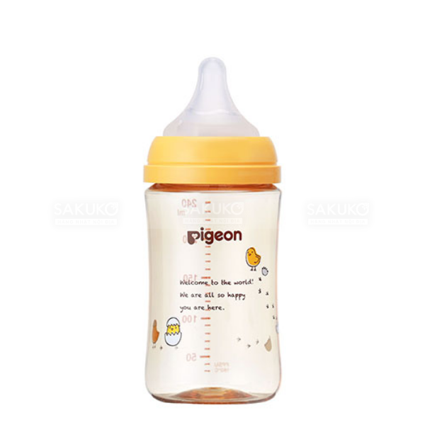 PIGEON- Bình sữa nhựa cổ rộng hình gà con 240ml