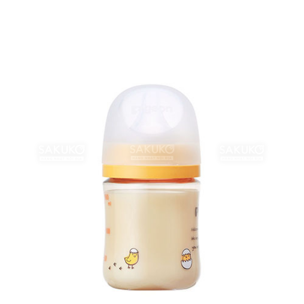 PIGEON- Bình sữa nhựa cổ rộng hình gà con 160ml