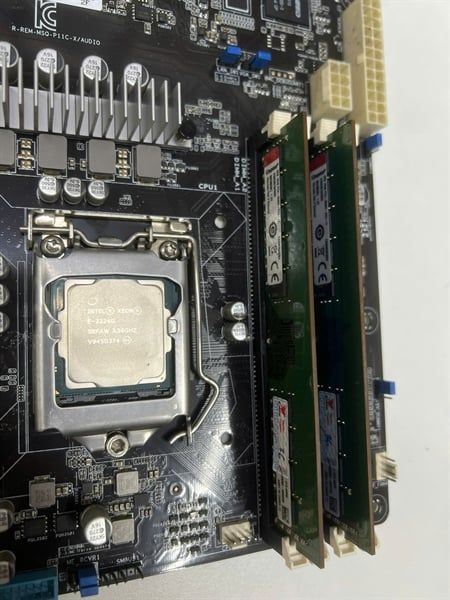 CPU Xeon E-2224G (4C/4T 8M Cache 3.50 GHz) 2ND