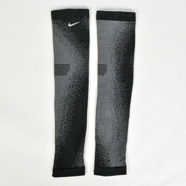 nike breaking2 running sleeves