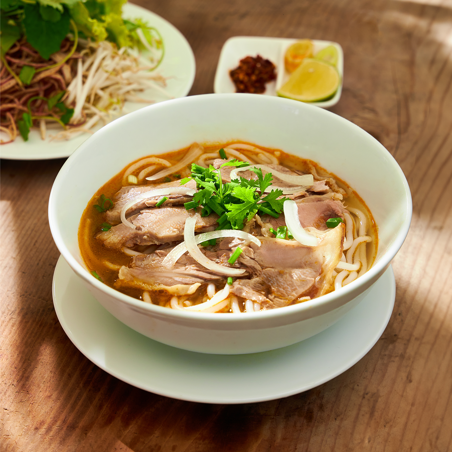  Bún Bò Huế Đặc Biệt Phủ Phê / Special Deluxe 