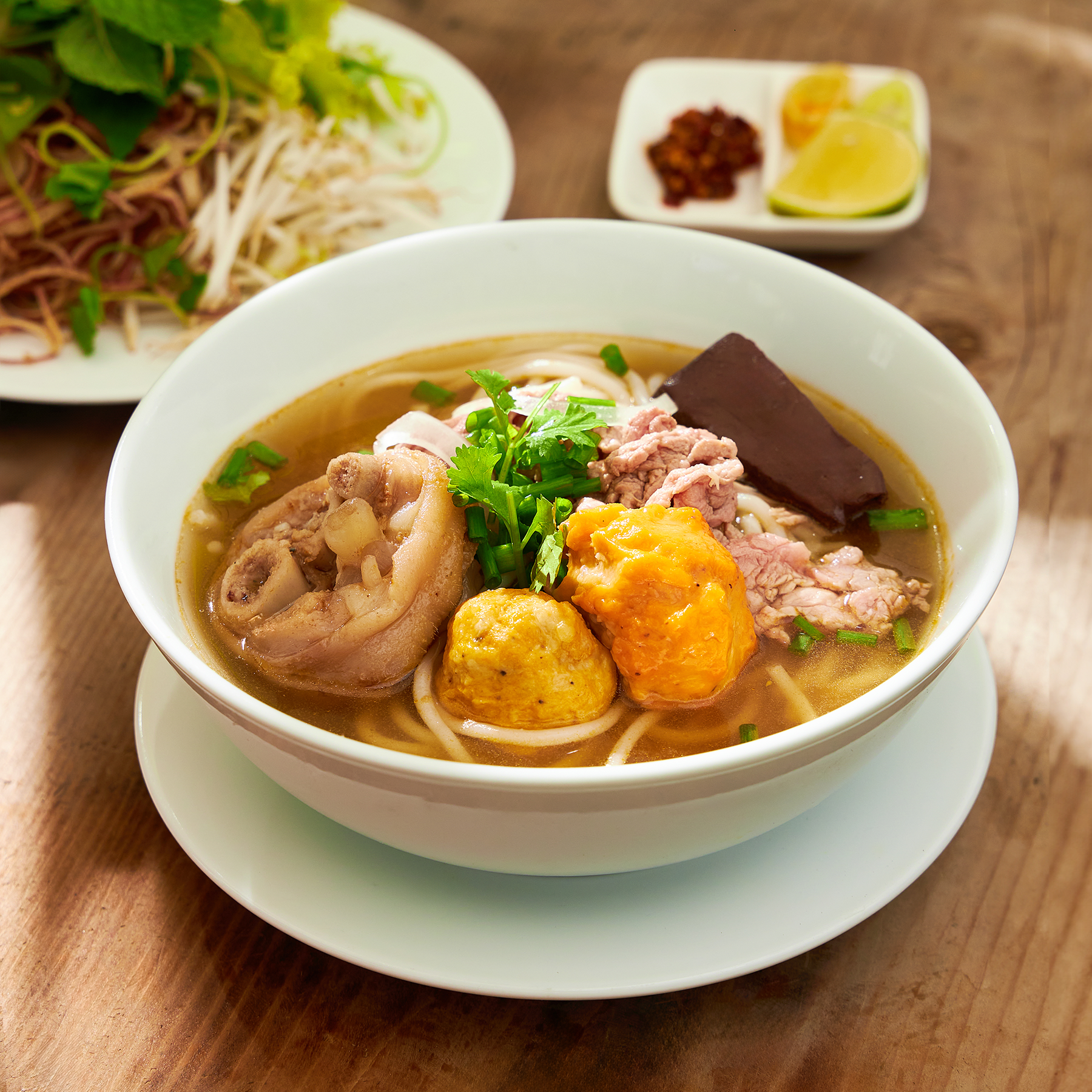  Bún Bò Huế Giò - Tái - Chả (Tôm + Cua) 