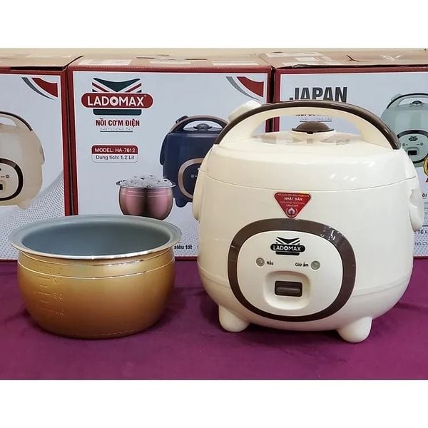 Nồi cơm điện nắp gài 0.8 Lít Ladomax HA-7608