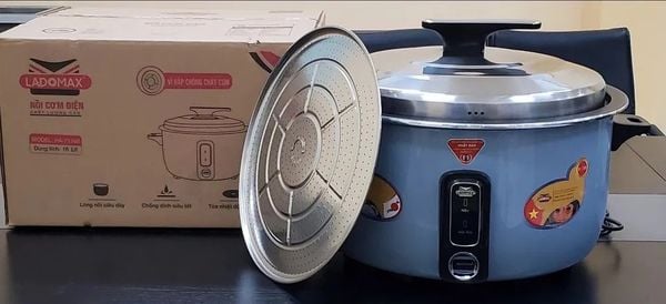 Nồi cơm điện công nghiệp 16 Lít Ladomax HA-71160
