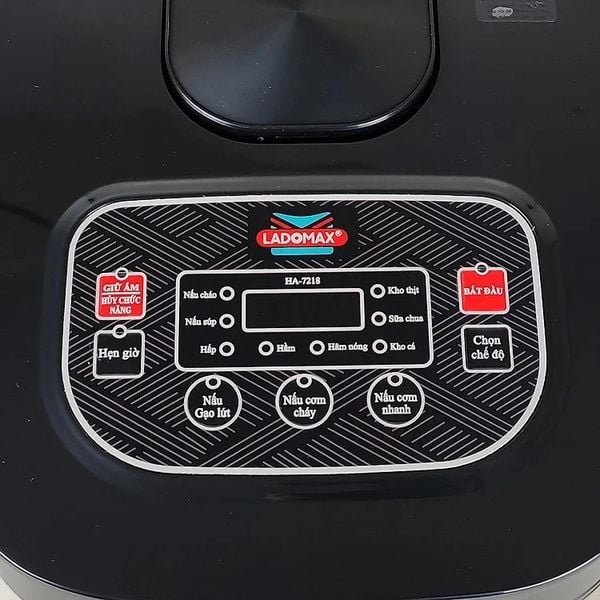 Nồi cơm điện nắp gài 1.8 Lít Ladomax HA-7218