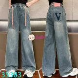  Quần Jean Suông Bé Gái Thêu Chữ Sành Điệu (35kg - 50kg) 
