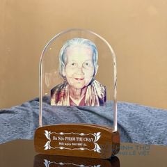 Hình Thờ Pha Lê KT011 - Có 2 Size 20-24cm