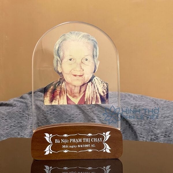 Hình Thờ Pha Lê KT011 - Có 2 Size 20-24cm