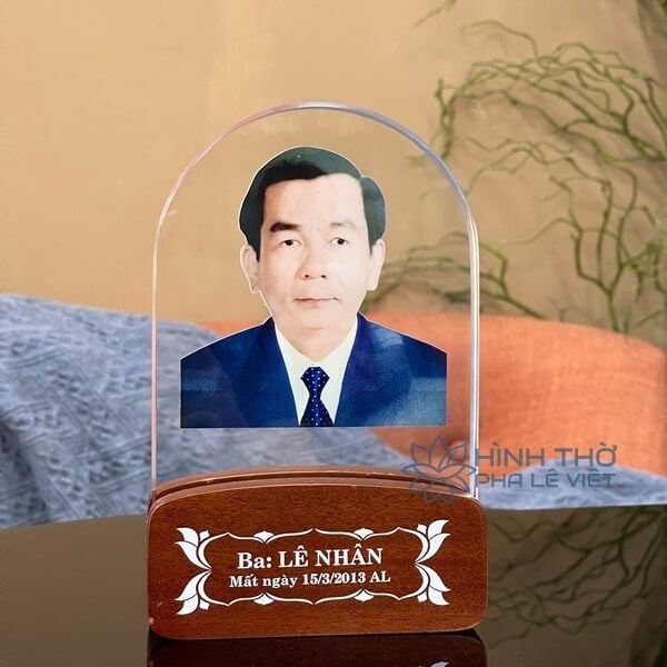 Hình Thờ Pha Lê KT011 - Có 2 Size 20-24cm