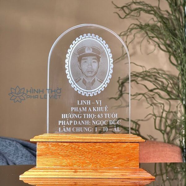 Hình Thờ Pha Lê Khắc 3D - KT013 - Có 2 Size 22-32cm