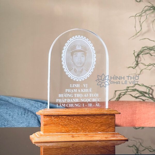 Hình Thờ Pha Lê Khắc 3D - KT013 - Có 2 Size 22-32cm