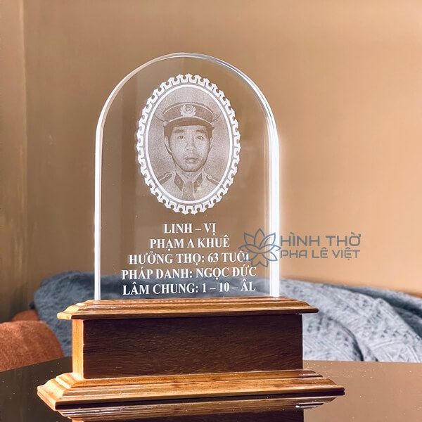 Hình Thờ Pha Lê Khắc 3D - KT013 - Có 2 Size 22-32cm