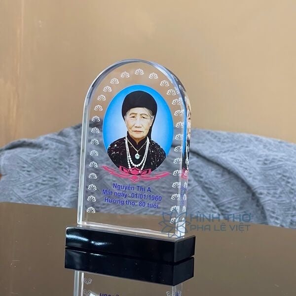 Ảnh Thờ Pha Lê KT015 - Cao 17cm