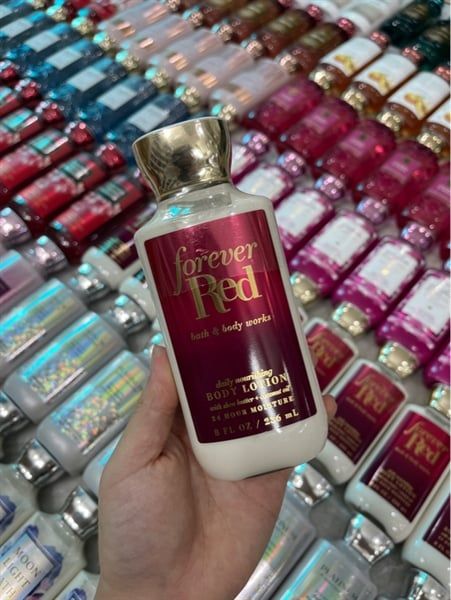  Dưỡng Thể Bath and Body Works 236ml - Forever Red 