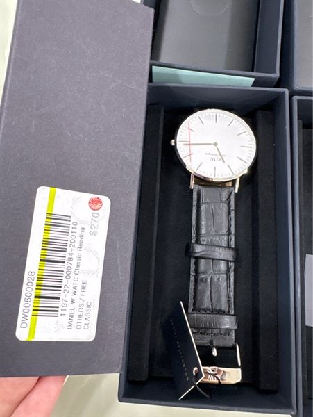  Đồng Hồ DW Dây Da Đen size 40 