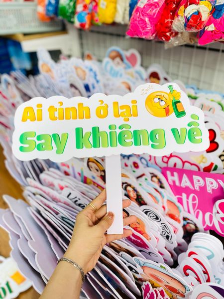  Hashtag Cầm Tay Vui Vẻ 