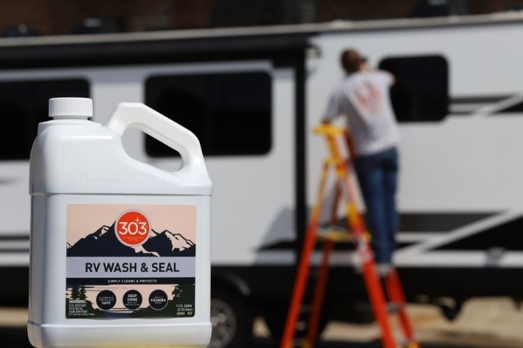 303 RV Wash & Seal - Xà phòng rửa xe, Có Ceramic tạo bóng và bảo