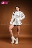  Outfit Phối Sẵn - (Chân Váy Trắng phối Khoác Bạc Dài Tay Cổ Sơmi) 