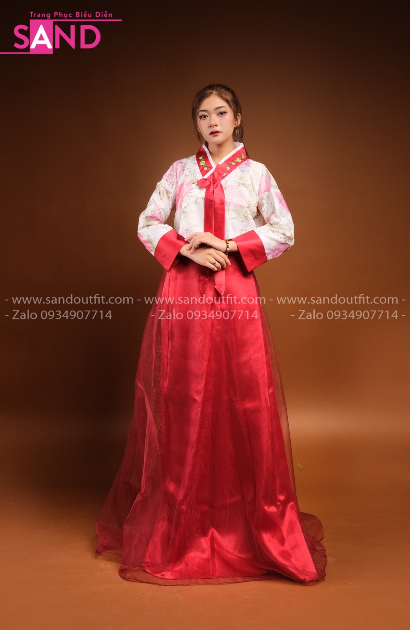 Ồn ào câu chuyện trang phục truyền thống của Hàn Quốc