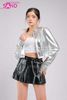  Outfit Phối Sẵn - (  HVV0102Váy Da Xếp Li Đen phối HAK0203 Áo Khoác Bạc Croptop Nữ Mẫu 1) 