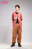  Outfit Phối Sẵn - (HQR1001 Quần Jogger Thụng Ống Rộng Túi Hộp Nâu phối HAB1001 Áo Bóng Chày Sọc Sand Màu Nâu) 