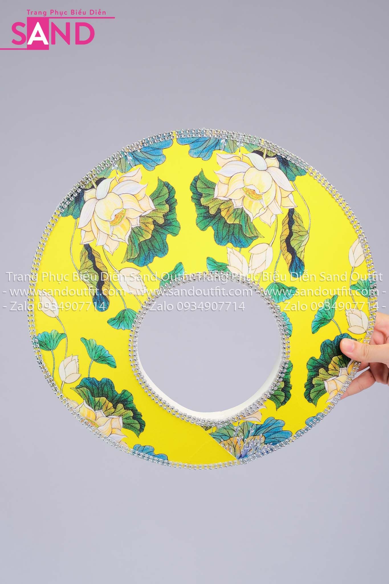  DMA0312 Mấn Áo Dài Thiết Kế Hoa Sen Nền Vàng 