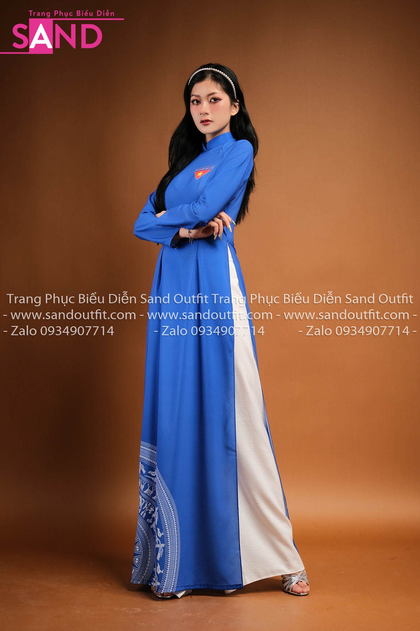 Áo Dài Đoàn Viên Xanh Hoạ Tiết – Sand Outfit